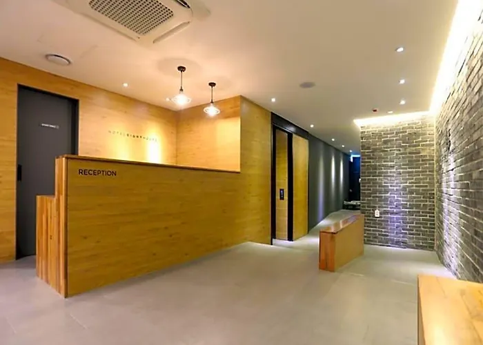 8 Hotel