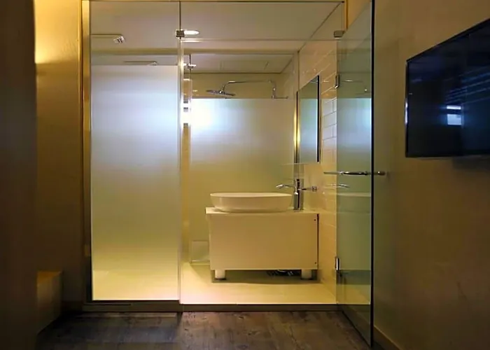 8 Hotel