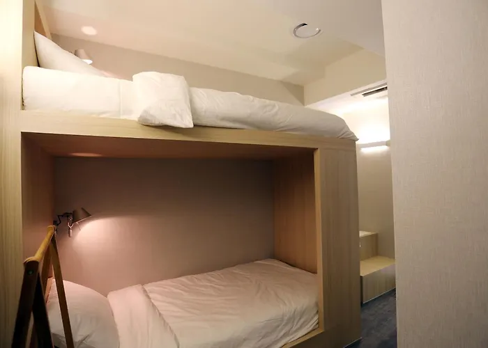 Hotel 8